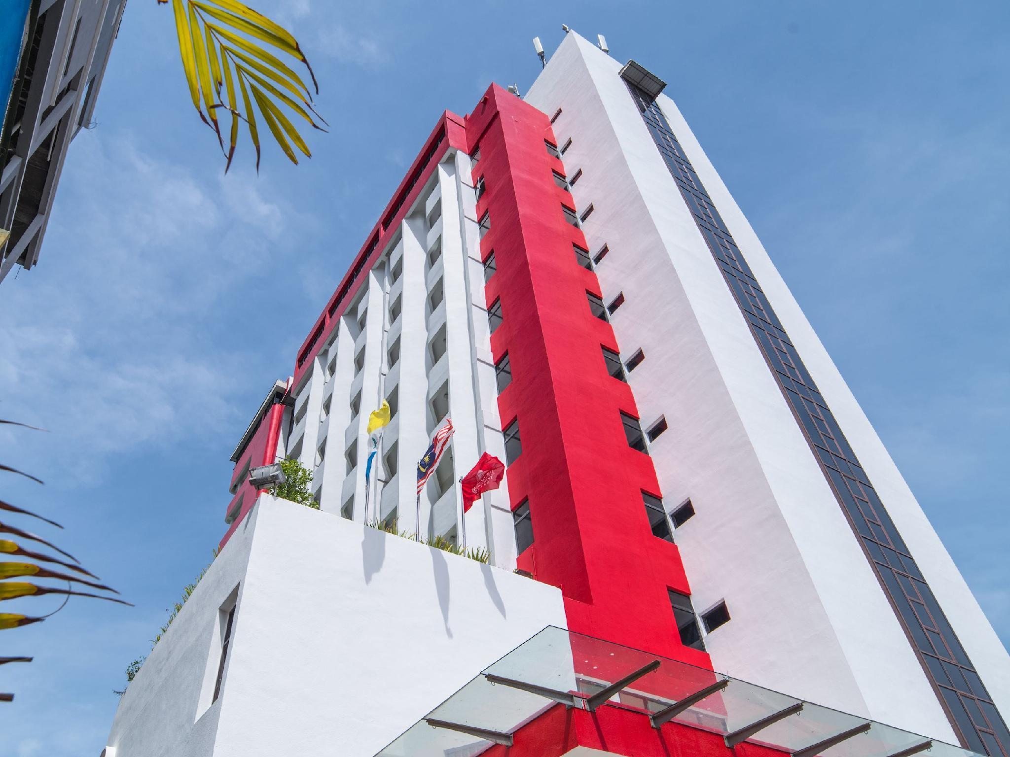 Hotel Sentral Seaview @ ​Beachfront Танджунг Бунга Екстериор снимка