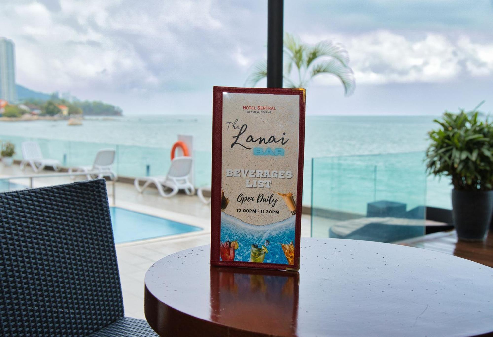 Hotel Sentral Seaview @ ​Beachfront Танджунг Бунга Екстериор снимка